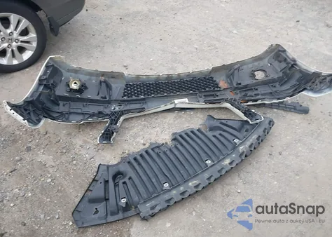 2010 Mercedes-Benz Glk 350 4Matic z USA, uszkodzony, nr VIN WDCGG8HB0AF457415